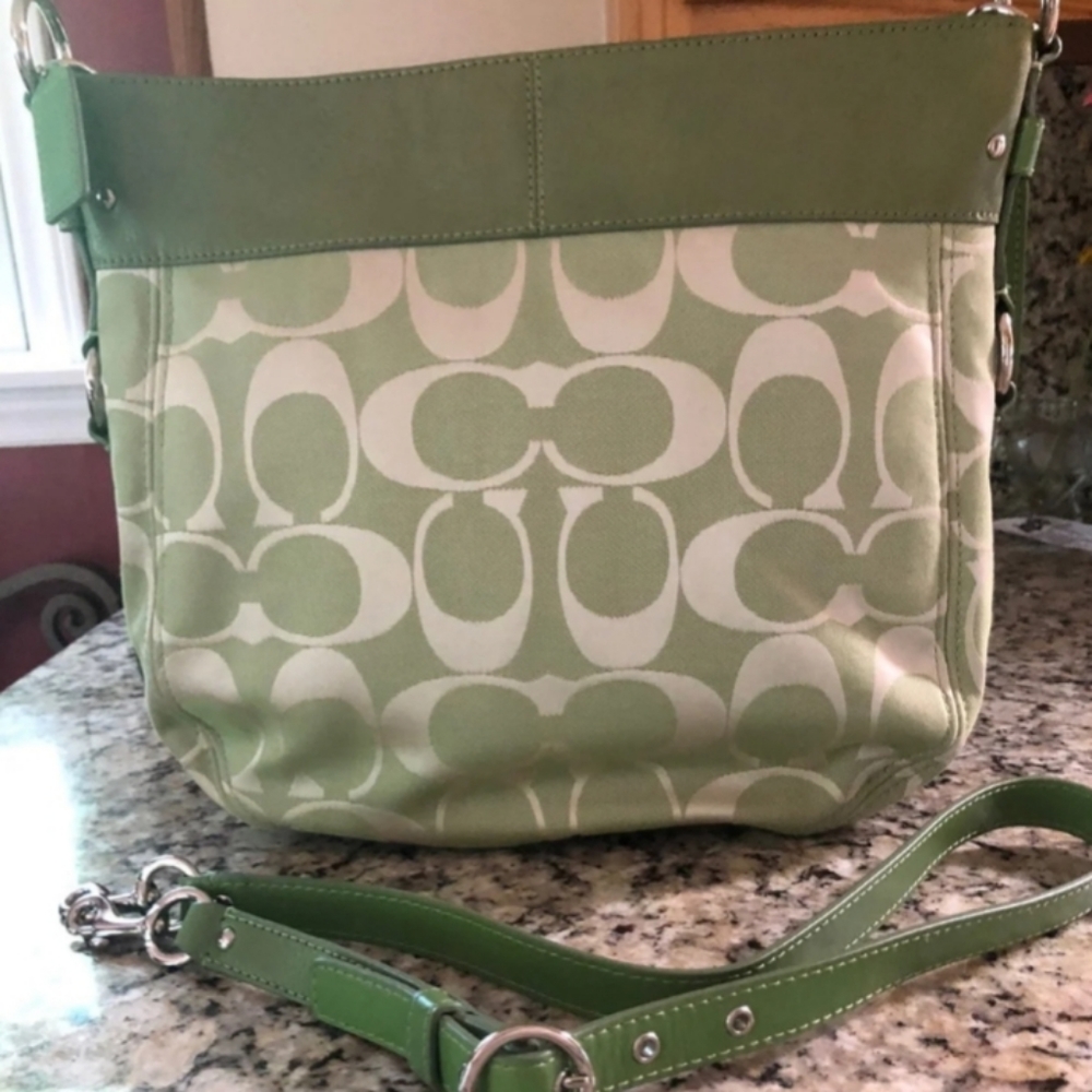 💢Sold💢 Coach Zoe Signature! - Picture 3 of 8